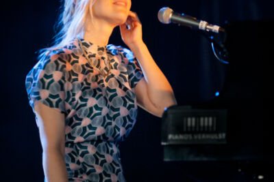 Agnes Obel dranouter 2013, picture 17, photographed by Devid Camerlynck - FrontView Magazine