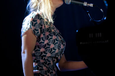 Agnes Obel dranouter 2013, picture 21, photographed by Devid Camerlynck - FrontView Magazine