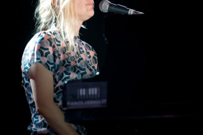 Agnes Obel dranouter 2013, picture 22, photographed by Devid Camerlynck - FrontView Magazine