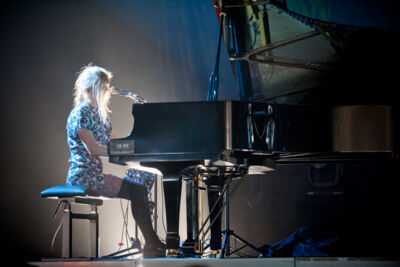 Agnes Obel dranouter 2013, picture 27, photographed by Devid Camerlynck - FrontView Magazine