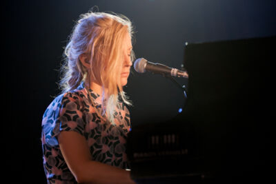 Agnes Obel dranouter 2013, picture 31, photographed by Devid Camerlynck - FrontView Magazine