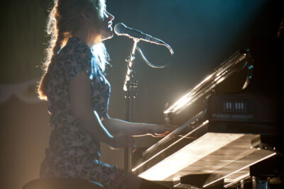 Agnes Obel dranouter 2013, picture 36, photographed by Devid Camerlynck - FrontView Magazine