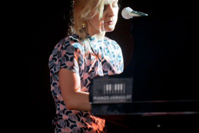 Agnes Obel dranouter 2013, picture 37, photographed by Devid Camerlynck - FrontView Magazine