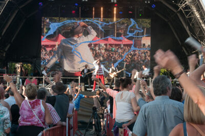 Antwerpen zingt - Editie 2013 @ Gedempte Zuiderdokken, picture 16, photographed by Youri Vanlommel - FrontView Magazine