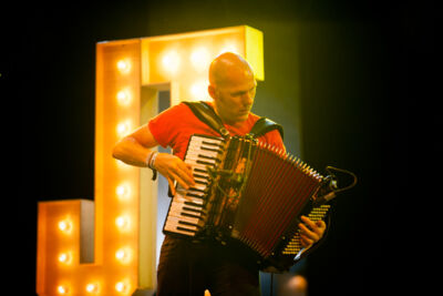 Jaune Toujours Dranouter 2013, picture 2, photographed by Devid Camerlynck - FrontView Magazine