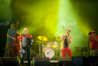 Jaune Toujours Dranouter 2013, picture 20, photographed by Devid Camerlynck - FrontView Magazine