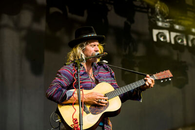 Donavon Frankenreiter @ Lokerse Feesten 2013, picture 5, photographed by Jonas Wallecan - FrontView Magazine