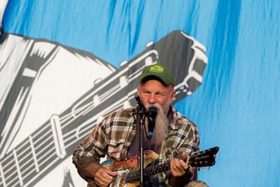 Seasick Steve @ Lokerse Feesten 2013, picture 5, photographed by Jonas Wallecan - FrontView Magazine