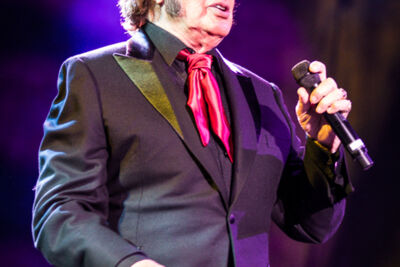 Engelbert Humperdinck @ Rimpelrock, picture 8, photographed by Tom Stessens - FrontView Magazine
