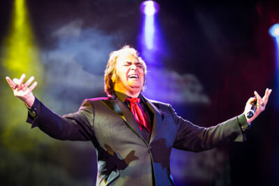 Engelbert Humperdinck @ Rimpelrock, picture 15, photographed by Tom Stessens - FrontView Magazine