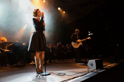 Hooverphonic @ OLT Rivierenhof, picture 2, photographed by Edwin Houdevelt - FrontView Magazine