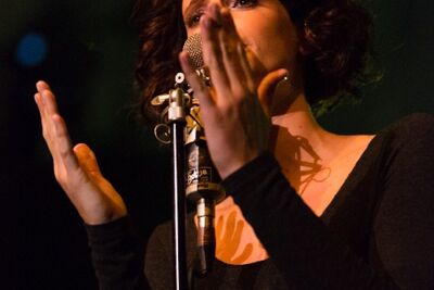 Hooverphonic @ OLT Rivierenhof, picture 8, photographed by Edwin Houdevelt - FrontView Magazine