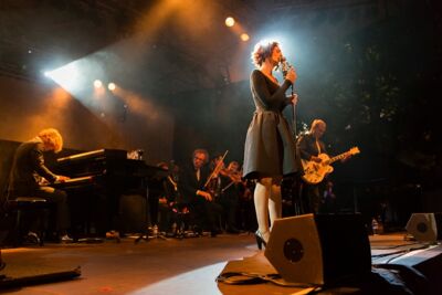 Hooverphonic @ OLT Rivierenhof, picture 25, photographed by Edwin Houdevelt - FrontView Magazine