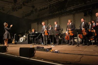 Hooverphonic @ OLT Rivierenhof, picture 29, photographed by Edwin Houdevelt - FrontView Magazine