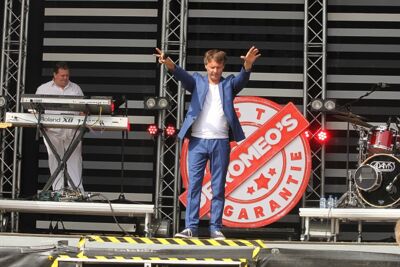 De Romeo's @ Buitenbeenpop 2013, picture 26, photographed by Heidi Elen - FrontView Magazine