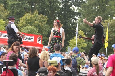 Dominomuziek @ Buitenbeenpop 2013, picture 1, photographed by Heidi Elen - FrontView Magazine