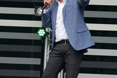 Luc Steeno @ Buitenbeenpop 2013, picture 1, photographed by Heidi Elen - FrontView Magazine