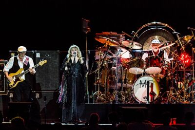 Fleetwood Mac @ Sportpaleis, picture 2, photographed by Edwin Houdevelt - FrontView Magazine