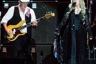 Fleetwood Mac @ Sportpaleis, picture 3, photographed by Edwin Houdevelt - FrontView Magazine
