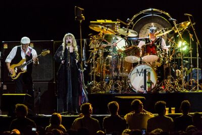 Fleetwood Mac @ Sportpaleis, picture 5, photographed by Edwin Houdevelt - FrontView Magazine