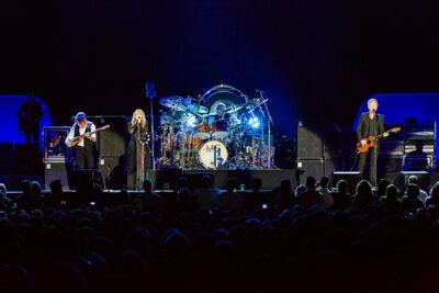 Fleetwood Mac @ Sportpaleis, picture 15, photographed by Edwin Houdevelt - FrontView Magazine