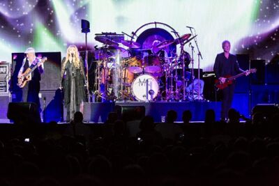 Fleetwood Mac @ Sportpaleis, picture 31, photographed by Edwin Houdevelt - FrontView Magazine