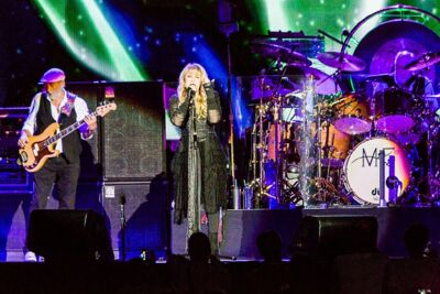 Fleetwood Mac @ Sportpaleis, picture 34, photographed by Edwin Houdevelt - FrontView Magazine
