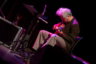 Marc Ribot Trio @ De Casino, picture 4, photographed by kevin Van  Looy - FrontView Magazine