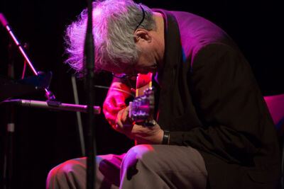 Marc Ribot Trio @ De Casino, picture 13, photographed by kevin Van  Looy - FrontView Magazine