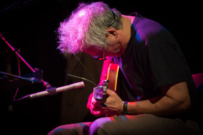Marc Ribot Trio @ De Casino, picture 18, photographed by kevin Van  Looy - FrontView Magazine