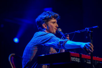 Tout va Bien met Wouter van Gestel @ De Roma, picture 2, photographed by Guy Danneels - FrontView Magazine