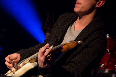 Tout va Bien met Wouter van Gestel @ De Roma, picture 10, photographed by Guy Danneels - FrontView Magazine