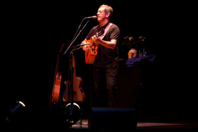 Luka Bloom @ De Warande, picture 6, photographed by Carine Wouters - FrontView Magazine