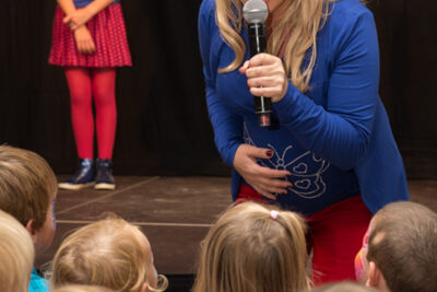 Kathleen CD Voorstelling "Vlinders" @ Kleuterschool Dol-Fijn te Liedekerke, picture 14, photographed by Guy Danneels - FrontView Magazine
