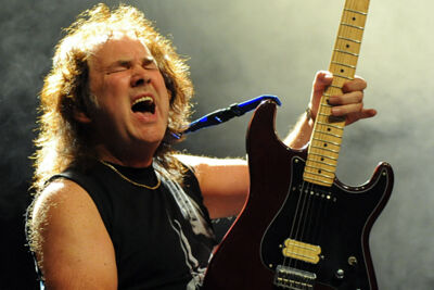 T-Rex (The music of Marc & Mickey) @ Back to the Roots Fest, picture 12, photographed by Paul Nouwen - FrontView Magazine