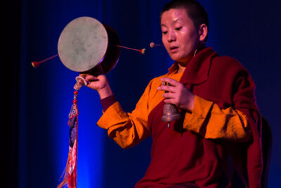 Ani Choying Drolma @ Casino Chaudfontaine, picture 7, photographed by Guy Danneels - FrontView Magazine
