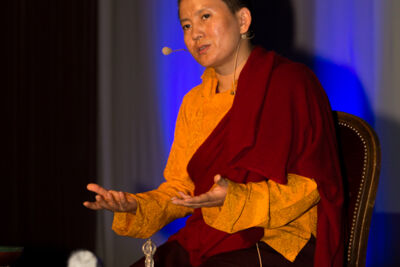 Ani Choying Drolma @ Casino Chaudfontaine, picture 13, photographed by Guy Danneels - FrontView Magazine