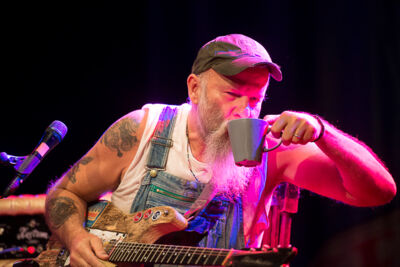 Seasick Steve @ Trix, picture 13, photographed by Steven Stausens - FrontView Magazine