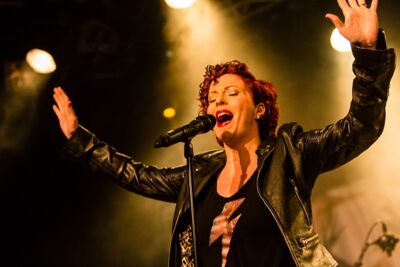 Anneke Van Giersbergen @ Effenaar, picture 3, photographed by Edwin Houdevelt - FrontView Magazine