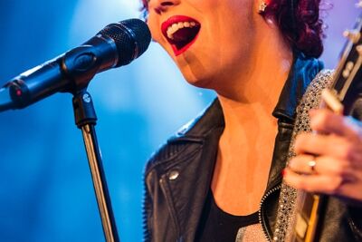Anneke Van Giersbergen @ Effenaar, picture 9, photographed by Edwin Houdevelt - FrontView Magazine