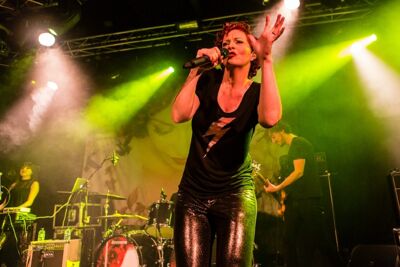 Anneke Van Giersbergen @ Effenaar, picture 42, photographed by Edwin Houdevelt - FrontView Magazine
