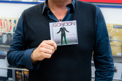 Gordon @ Berk Music Eindhoven en Saturn Tilburg, picture 18, photographed by Elke Briers - FrontView Magazine