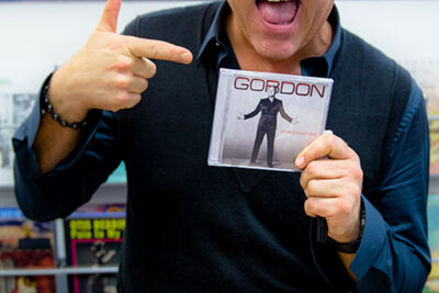 Gordon @ Berk Music Eindhoven en Saturn Tilburg, picture 19, photographed by Elke Briers - FrontView Magazine