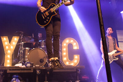 Yellowcard @ Vans Warped Tour NL, picture 1, photographed by Dorien Goetschalckx - FrontView Magazine