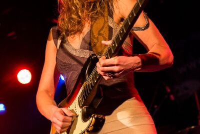 Ana Popovic @ Muziekodroom, picture 7, photographed by Edwin Houdevelt - FrontView Magazine