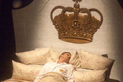 Matthew Bourne's Swan Lake @ Stadsschouwburg, picture 2, photographed by Koen Rondelez - FrontView Magazine