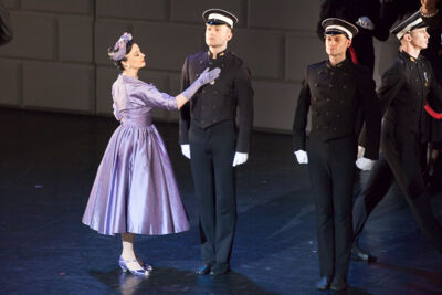 Matthew Bourne's Swan Lake @ Stadsschouwburg, picture 12, photographed by Koen Rondelez - FrontView Magazine
