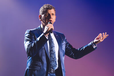 Semino Rossi @ Ethias Arena, picture 14, photographed by Elke Briers - FrontView Magazine
