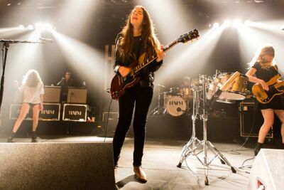 Haim @ Trix, picture 27, photographed by Edwin Houdevelt - FrontView Magazine