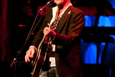 Stef Bos & Band @ de Warande, picture 1, photographed by Carine Wouters - FrontView Magazine